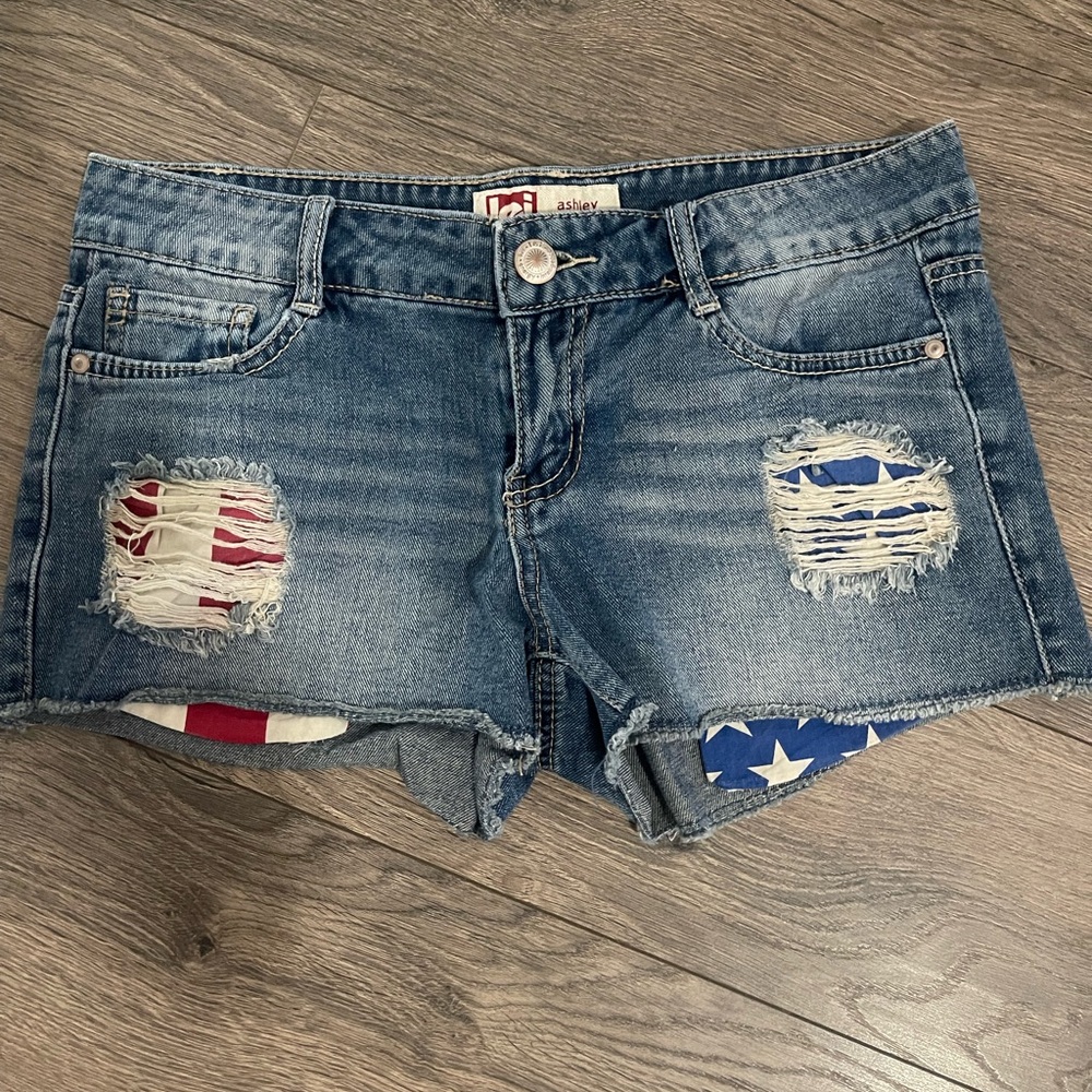 LEI Blue Distressed Jean Shorts!